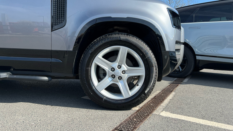 Land Rover Defender 3.0 D250 X-Dynamic SE 90 3dr Auto Diesel Estate